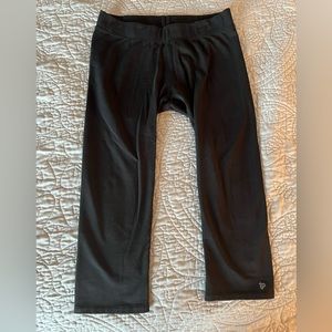 Black crop leggings